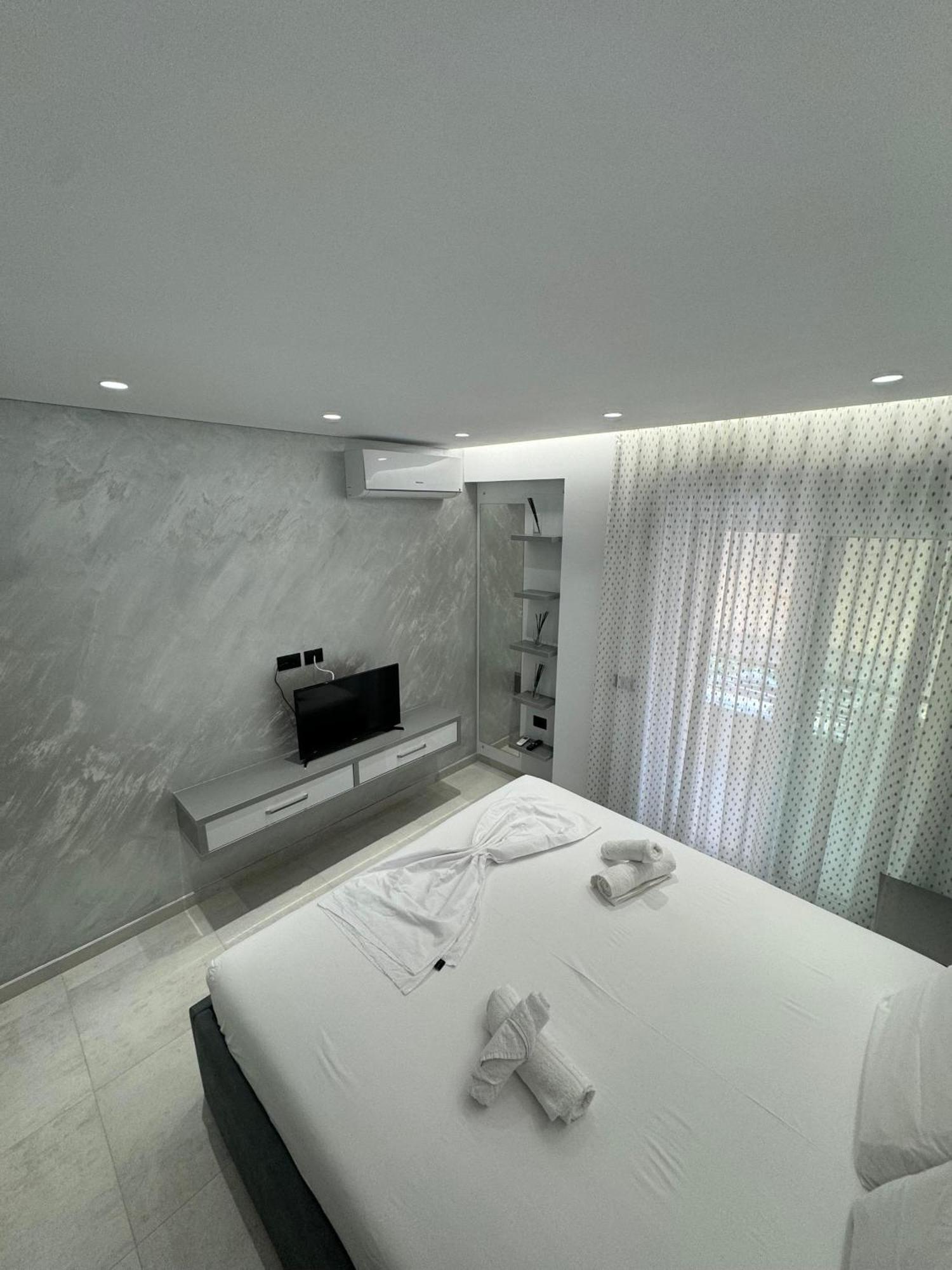 Alpha Lux Apartment Sarande Exterior photo